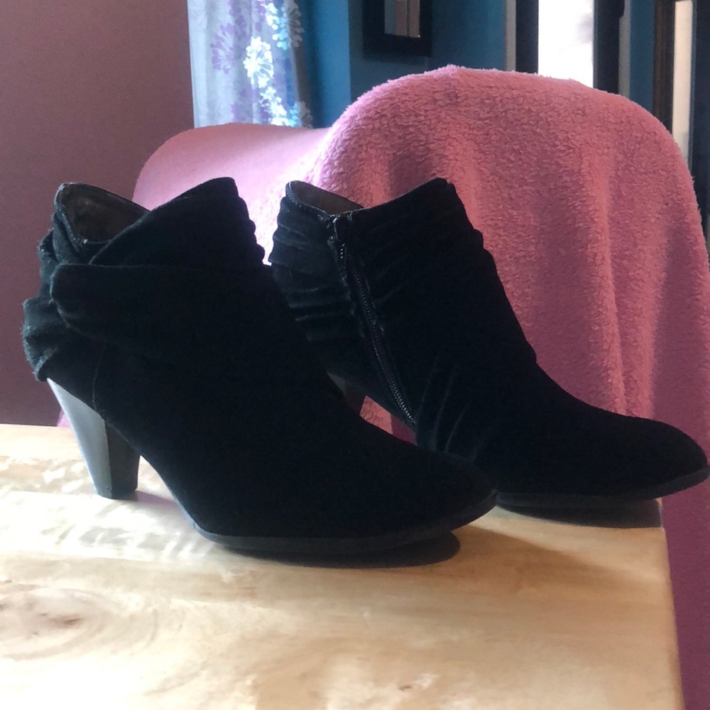 Andrew Gellar black suede ankle boots